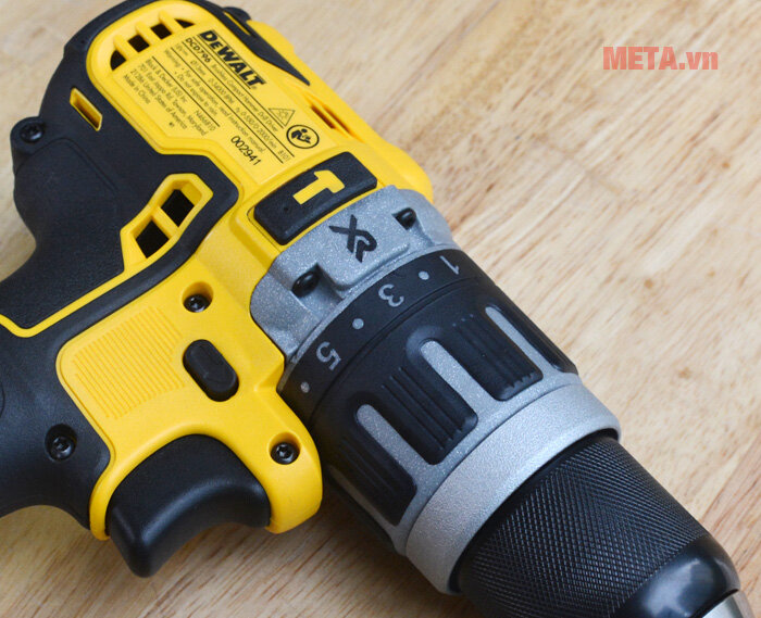 Máy khoan vặn vít động lực Dewalt DCD796M2