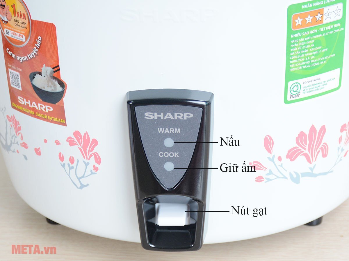Bảng điều khiển của nồi Sharp KSH D44V rất dễ sử dụng Bảng điều khiển của nồi Sharp KSH D44V rất dễ sử dụng