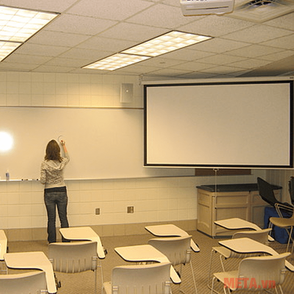 Màn chiếu treo tường Easy 150 inch EA 150W Màn chiếu treo tường Easy 150 inch EA 150W