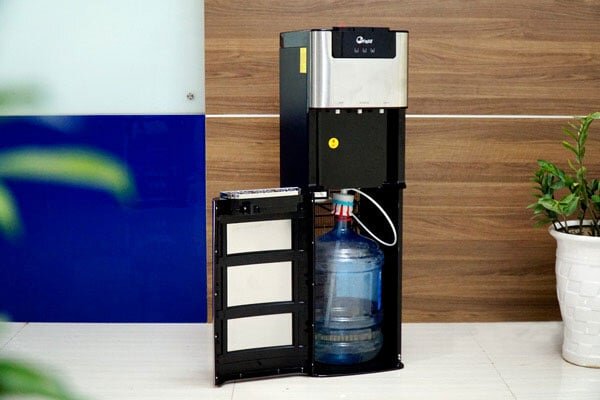 Hình ảnh sử dụng thực tế của cây nước nóng lạnh bình âm cao cấp FujiE WD7500C