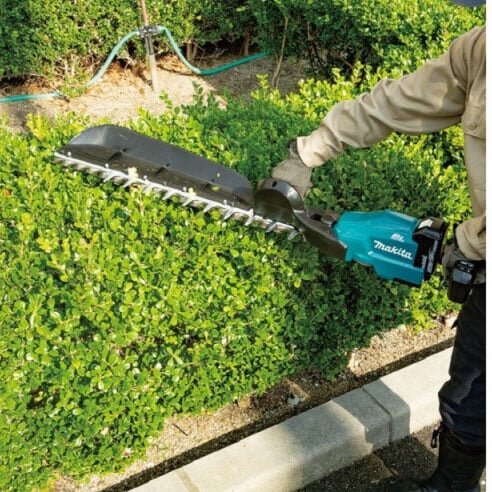 Máy tỉa hàng rào dùng pin Makita DUH504SZ 