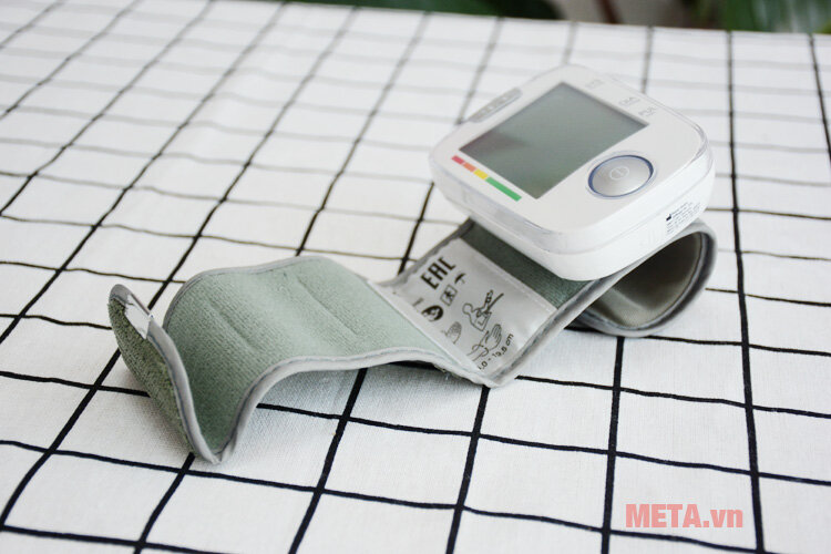 Máy đo huyết áp cổ tay Beurer BC44