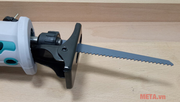 Máy cưa kiếm Total TS100802