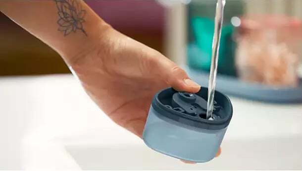 Ngăn chứa nước 100ml Bàn là hơi nước cầm tay Philips STH3000/20
