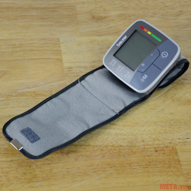 Máy đo huyết áp cổ tay Beurer BC32