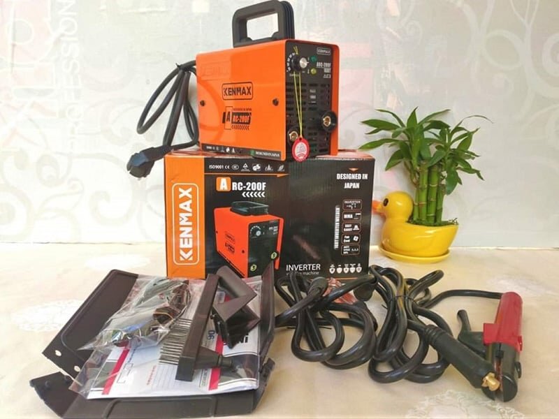 Hình ảnh bộ sản phẩm máy hàn điện tử mini Kenmax ARC-200F Hình ảnh bộ sản phẩm máy hàn điện tử mini Kenmax ARC-200F