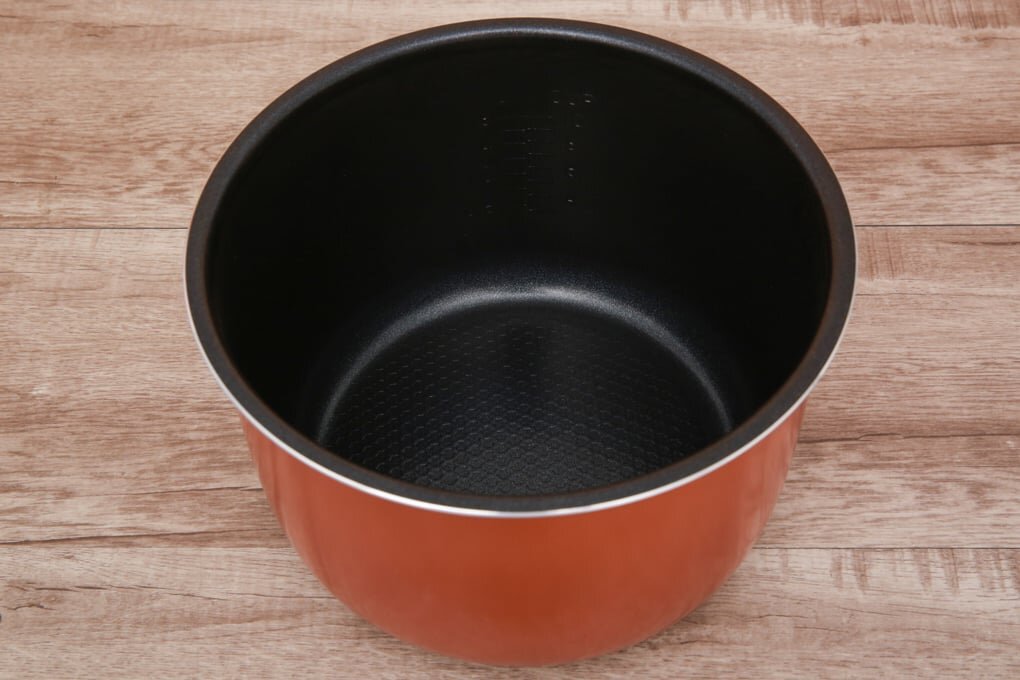 Lòng nồi cơm điện nắp gài Kangaroo KG835 1,8L có phủ chống dính an toàn