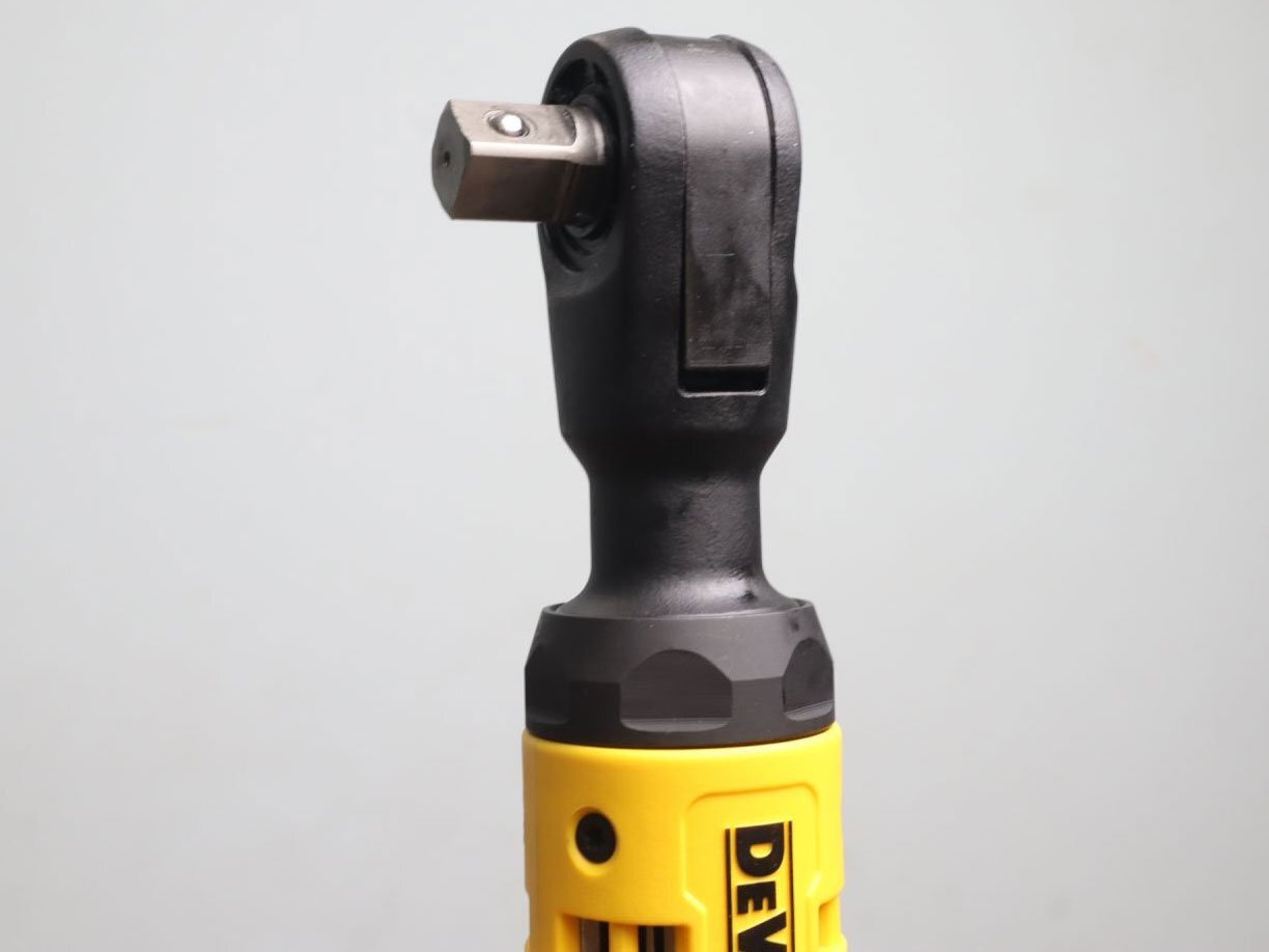 DCF512N có đầu siết 1/2 inch DCF512N