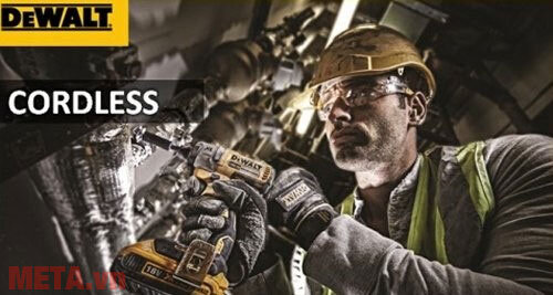 Máy khoan vặn vít động lực Dewalt DCD796M2