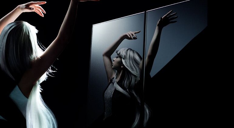 Thiết kế tủ lạnh Mitsubishi 700 lít MR-WXD70G mặt gương, 6 cánh toát lên vẻ đẳng cấp, sang trọng