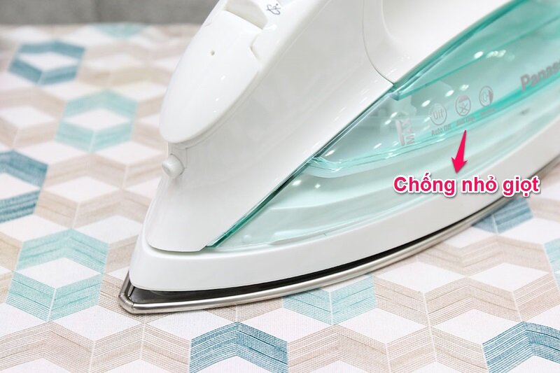 Bàn ủi hơi nước Panasonic NI-L700SSGRA Bàn ủi hơi nước Panasonic NI-L700SSGRA