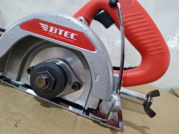 BT4012 có khả năng cắt nhanh, mịn, đẹp BT4012