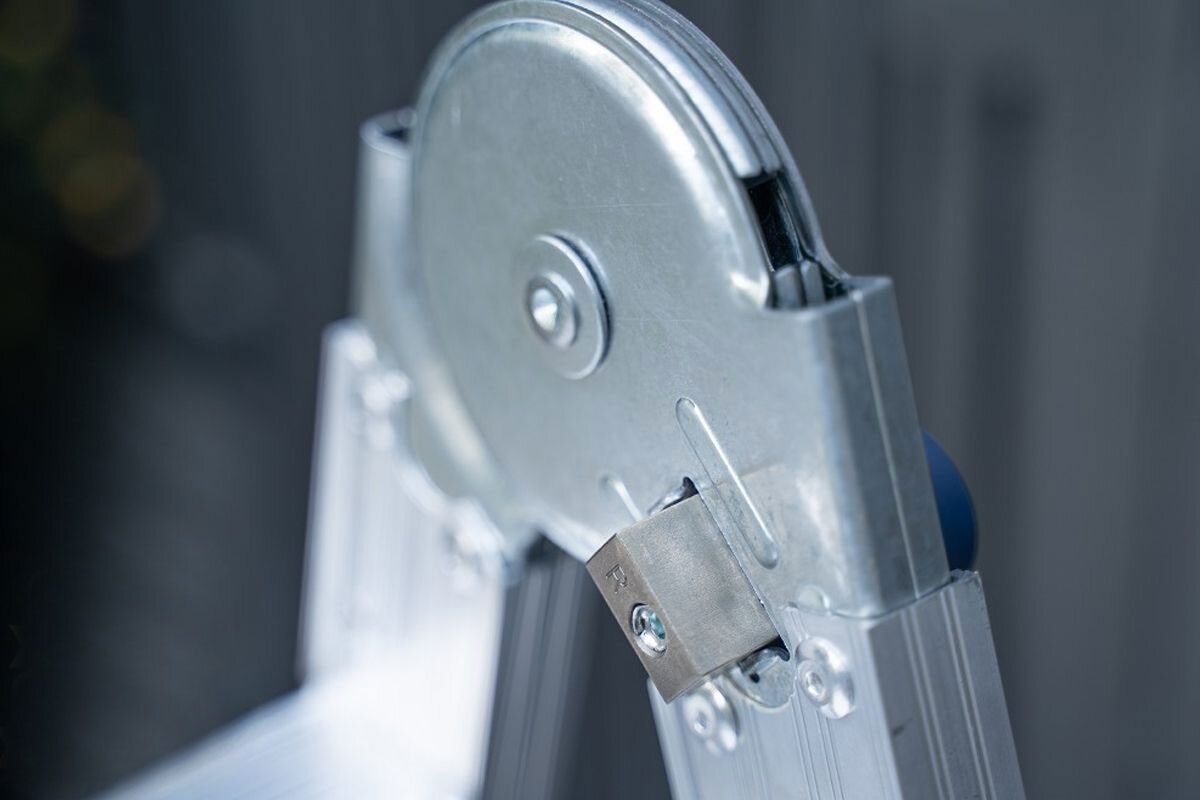 Thang nhôm khóa sập tự động Poongsan OA-8