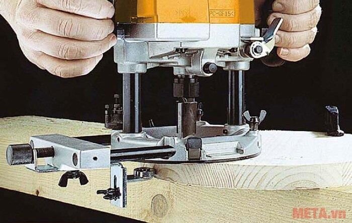 Máy phay gỗ INGCO RT22001