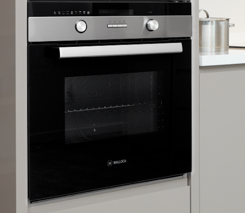 Lò nướng 70 lít Malloca MOV-659S sử dụng hệ thống điều khiển cơ bằng núm vặn