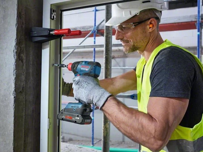 Máy siết bu lông dùng pin Bosch GDX 18V-200