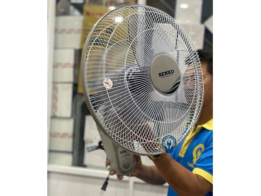 Quạt treo tường  