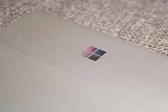 Pin Microsoft Surface Pro 9 i7