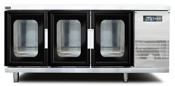 Tủ bàn lạnh Fushima FSMDL-BLCKQ 1.8 có 2 cánh kính Tủ bàn lạnh Fushima FSMDL-BLCKQ 1.8