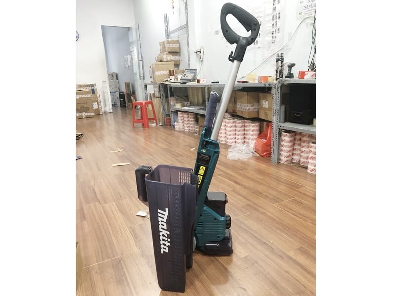 Máy cắt cỏ Makita DLM160Z