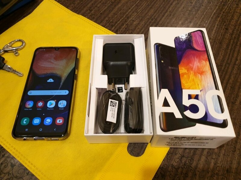 Điện thoại Samsung Galaxy A50 4GB/64GB mở hộp