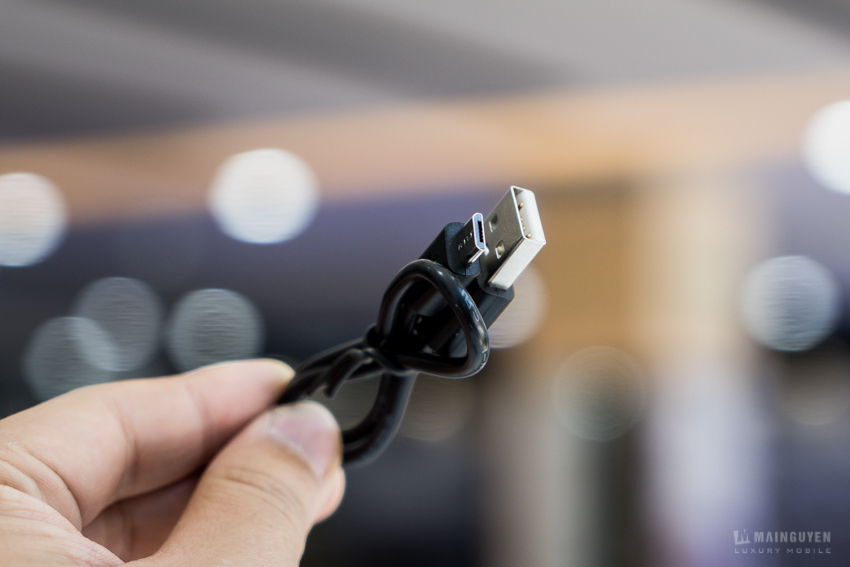 PIN DỰ PHÒNG KHÔNG DÂY ENERGIZER 10000MAH QC3.0 QE10000CQ