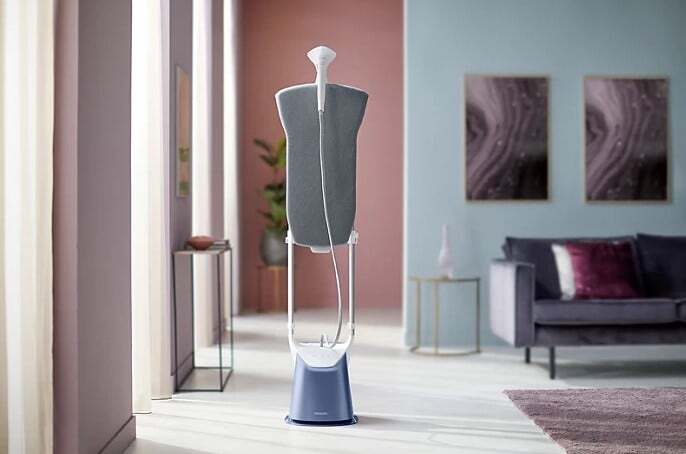 Bàn là hơi nước đứng Philips GC625/29 có thiết kế hiện đại, sang trọng Bàn là hơi nước đứng Philips GC625/29 có thiết kế hiện đại, sang trọng