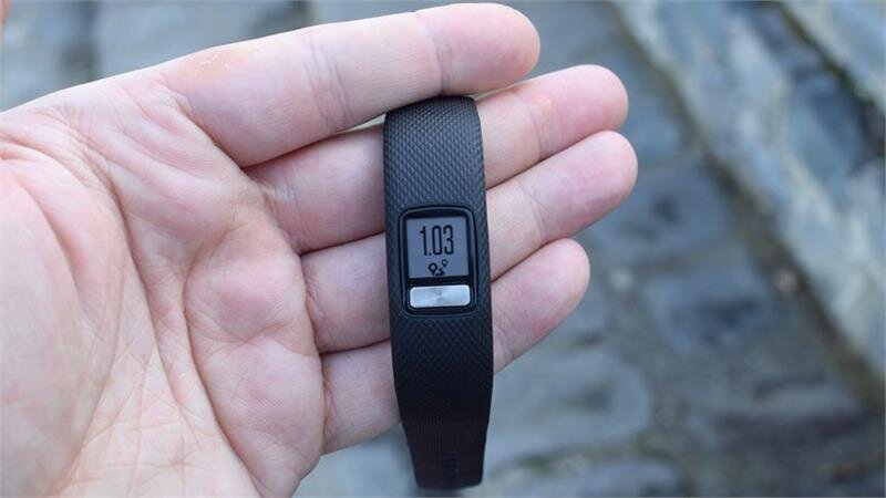 Đồng hồ đeo tay Garmin Vivofit 4 Speckle