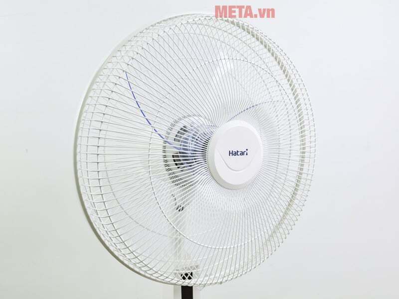 Quạt lửng Hatari HT-S16R2 có 3 cánh quạt bằng nhựa trong suốt Quạt lửng Hatari HT-S16R2 3 cánh