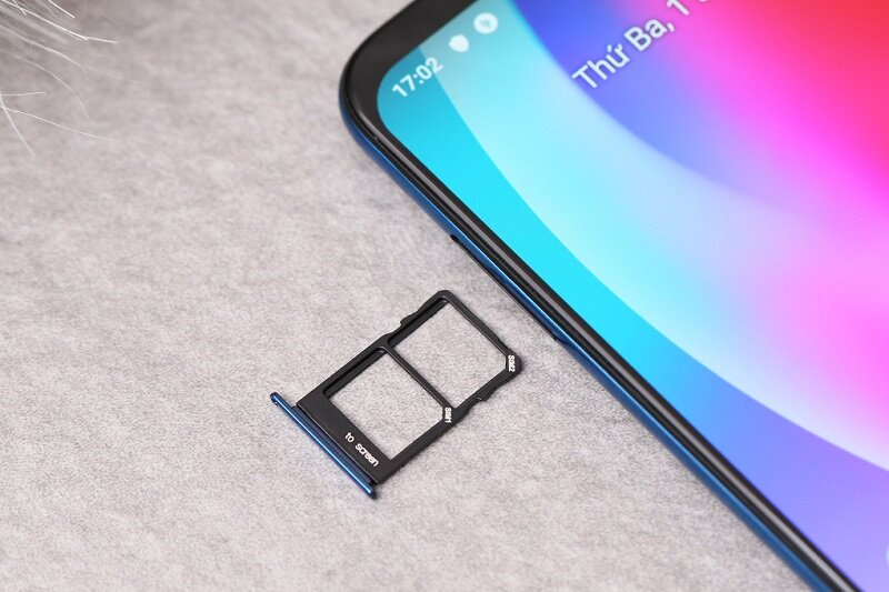 Điện thoại Vsmart Live - 6GB RAM, 64GB, 6.2 inch