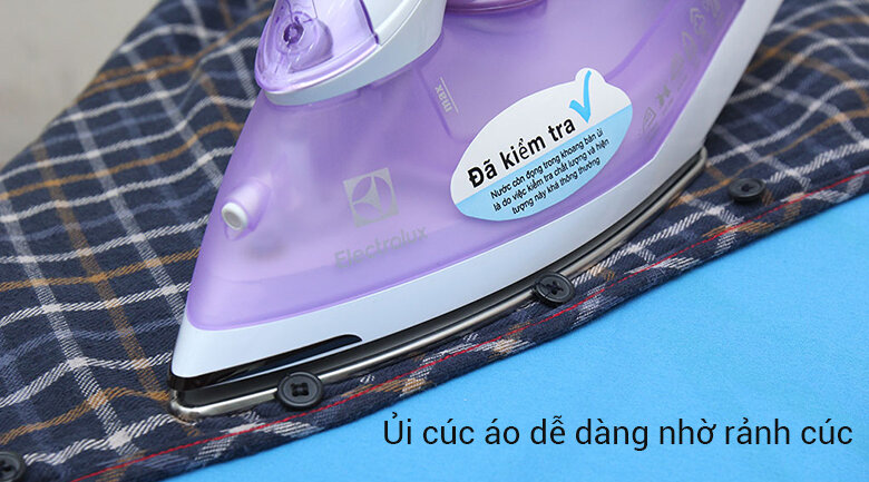 Bàn ủi hơi nước Electrolux ESI4015 Bàn ủi hơi nước Electrolux ESI4015