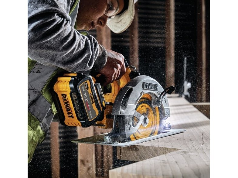 Máy cưa đĩa có đèn Led máy cưa đĩa dùng pin Dewalt