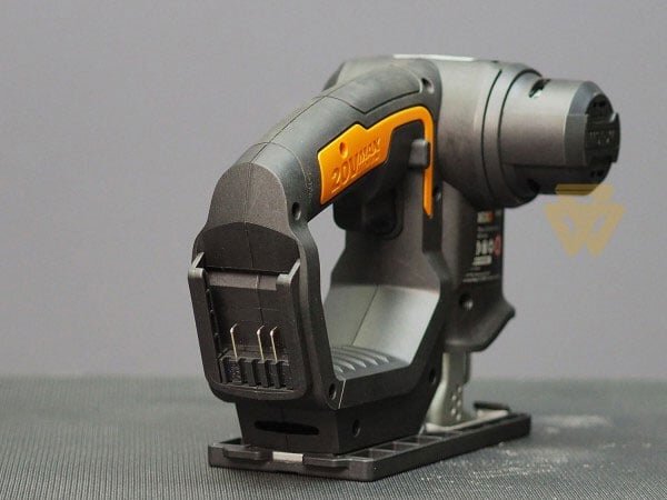 Vị trí lắp pin Máy cưa lọng Worx Orange