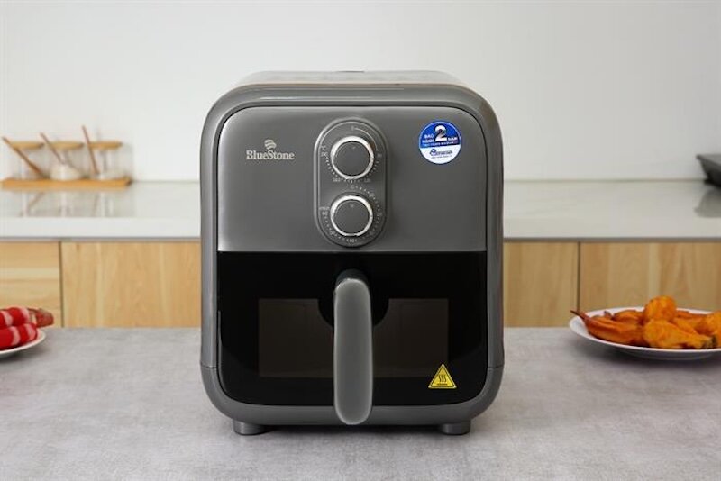 Nồi chiên không dầu BlueStone AFB-5858 gây ấn tượng với thiết kế hiện đại