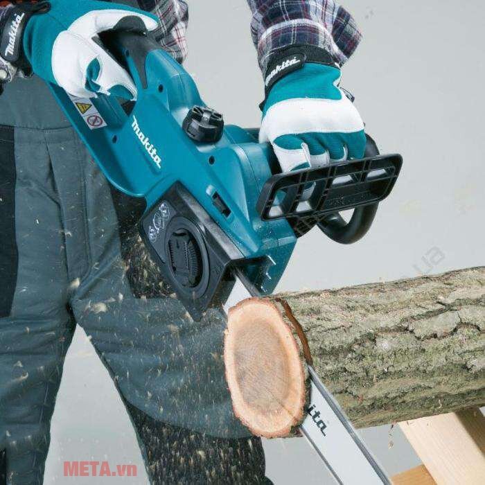 Máy cưa xích Makita UC3041A