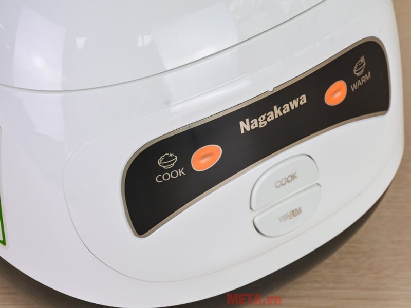 Nồi cơm điện Nagakawa NAG0134 sử dụng bảng điều khiển cơ dạng nút nhấn với 2 chế độ
