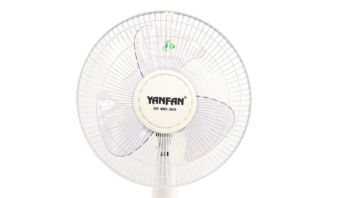 3 cánh quạt của quạt bàn Yanfan B302