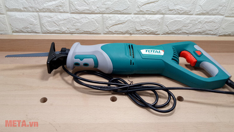 Máy cưa kiếm Total TS100802