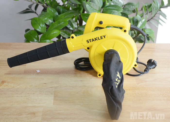 Máy thổi bụi Stanley STPT 600