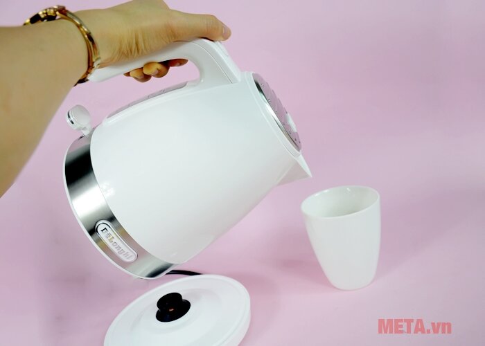 Ấm siêu tốc Delonghi KBLA2000.W