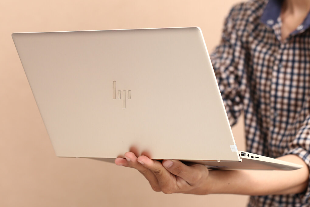 HP Envy 13 ad074TU i7 7500U/8GB/256GB/Win10/(2LR92PA) HP Envy 13 ad074TU i7 7500U/8GB/256GB/Win10/(2LR92PA)