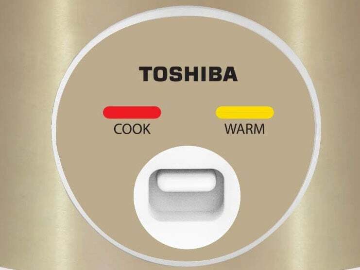 Nồi cơm điện Toshiba có nút gạt cơ Nồi cơm điện Toshiba