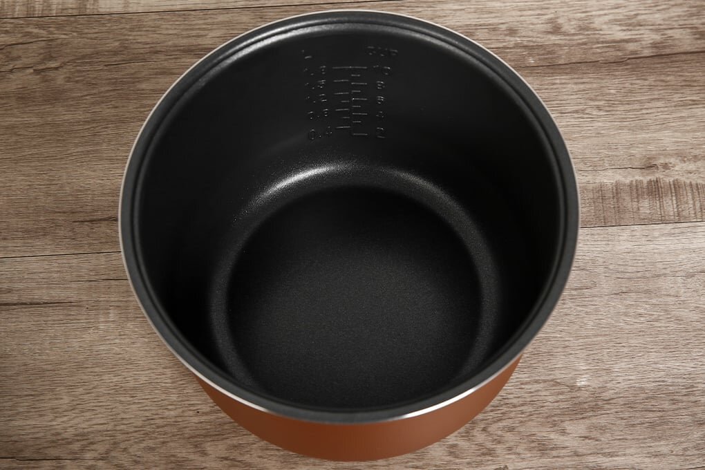 Nồi cơm điện tử Kangaroo KG18DR7 có lòng nồi tháo rời tiện lợi