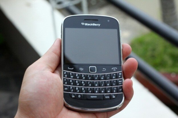Điện thoại BlackBerry Bold Touch 9900
