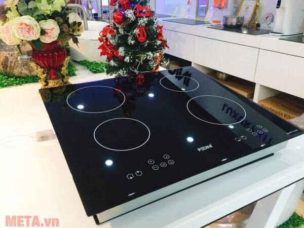 Bếp từ bốn vùng nấu Pedini YTL5558