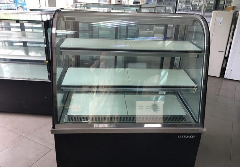 Tủ trưng bày bánh Berjaya HDW15SB13-2 giá thành phải chăng 