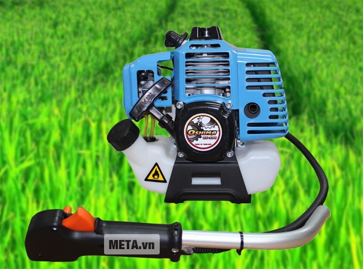 Máy cắt cỏ chạy xăng Oshima TX 330 trang bị động cơ 2 thì 900W