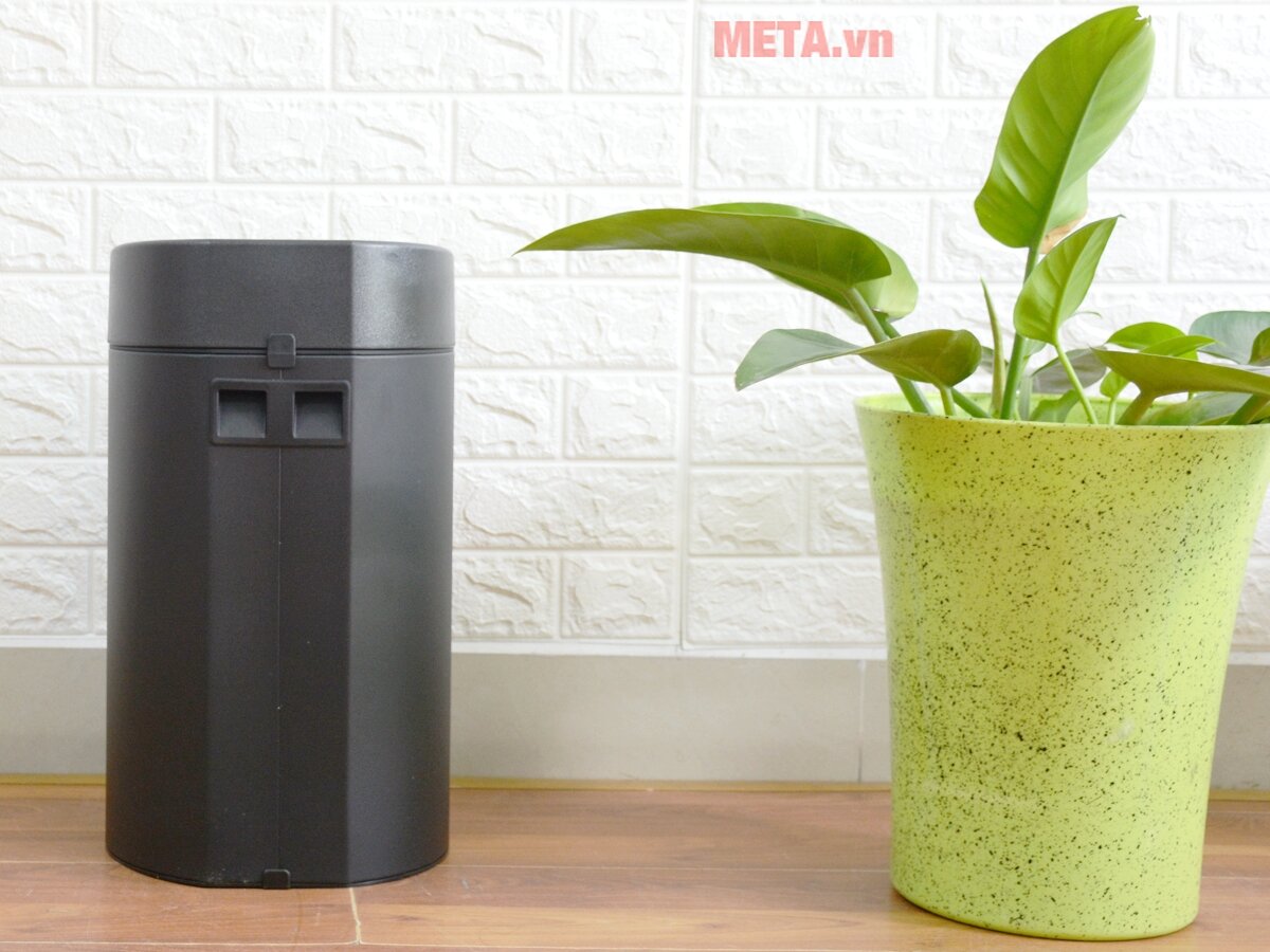 Thùng rác Inox nhấn tròn nhỏ Fitis RTS1-903 12 lít