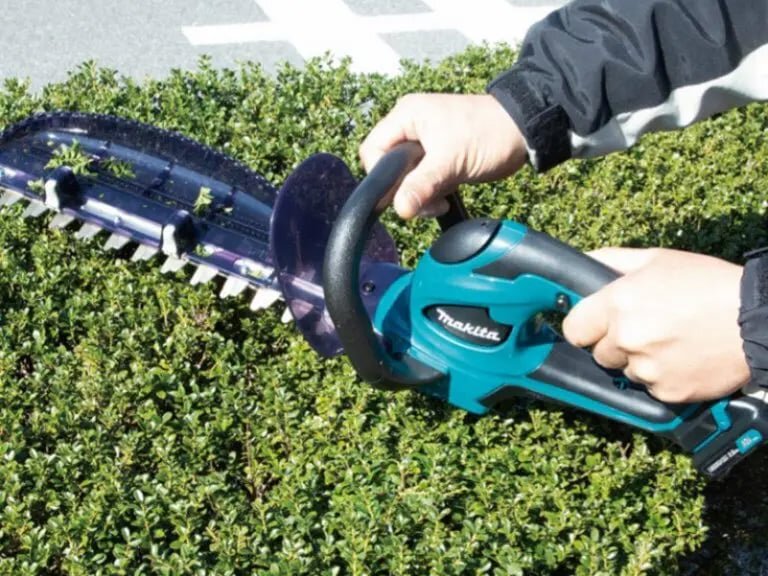 Máy cắt tỉa hàng rào dùng pin 12V Max Makita UH353DSY