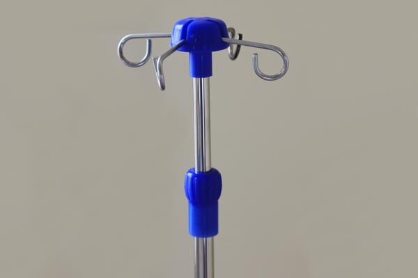 Giường đi kèm cây truyền dịch Giường y tế 5 tay quay Nikita NKT-DCN05